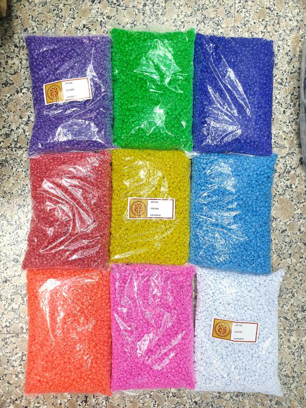 ลูกปัด กระดูกงู ห่อละ 3700 เม็ด ( 1 kg )  ตรา jtk